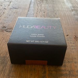 Huda Beauty Loose Powder